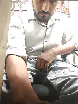 Snapshot of RaviRoy2326 chatting on February 13, 2:20 pm RaviRoy2326 online show from February 13, 2:20 pm