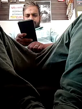 Snapshot of RaviRoy2326 chatting on February 24, 9:43 am RaviRoy2326 online show from February 24, 9:43 am