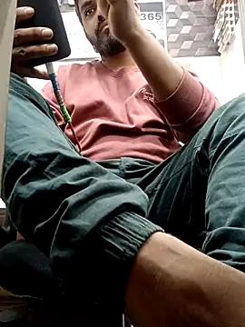 Snapshot of RaviRoy2326 chatting on February 27, 2:32 pm RaviRoy2326 online show from February 27, 2:32 pm