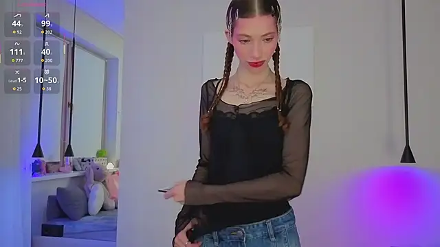 HappyVivy online show from October 12, 8:19 pm