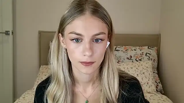 GabriellaOlsen online show from September 19, 11:11 am