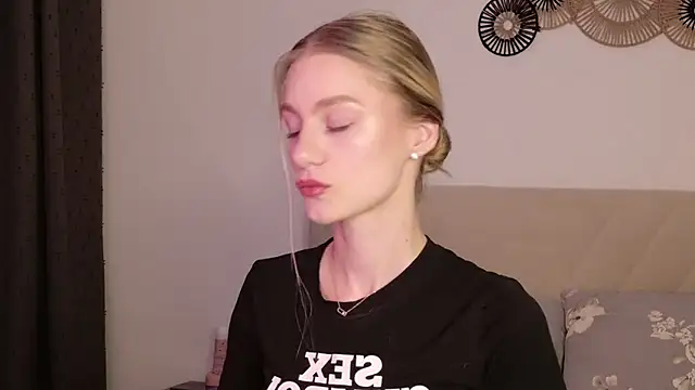 GabriellaOlsen online show from May 19, 5:30 pm