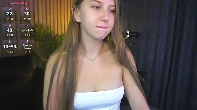 Snapshot of AureliaBliss_ chatting on October 1, 6:30 am AureliaBliss  online show from October 1, 6:30 am