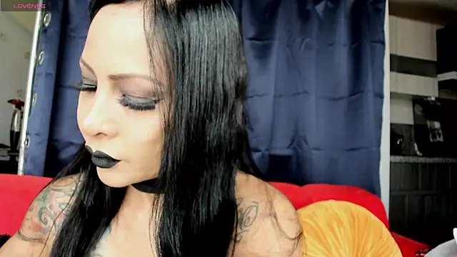 willow boobs online show from September 17, 7:15 pm