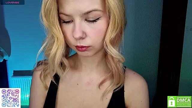 Snapshot of LynetHakes chatting on February 21, 6:58 am LynetHakes online show from February 21, 6:58 am