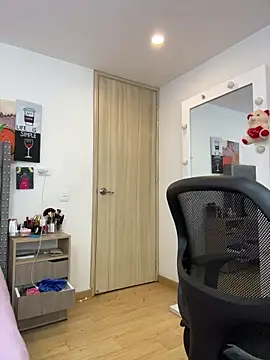 KarlaWild online show from October 1, 3:51 pm