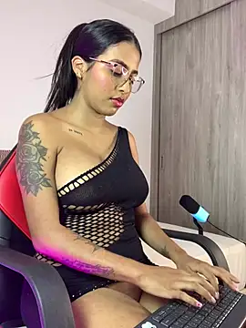 Snapshot of genesissara chatting on February 10, 12:50 pm genesissara online show from February 10, 12:50 pm
