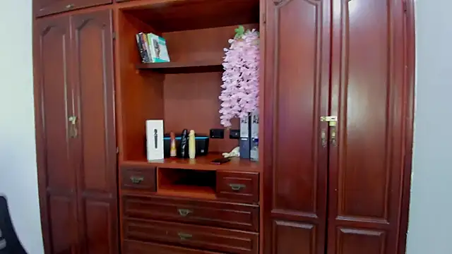 ValkiriaContee online show from October 10, 10:42 pm