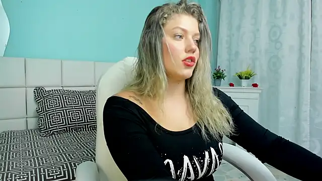 Snapshot of alaia_greyy chatting on October 14, 7:58 pm alaia greyy online show from October 14, 7:58 pm