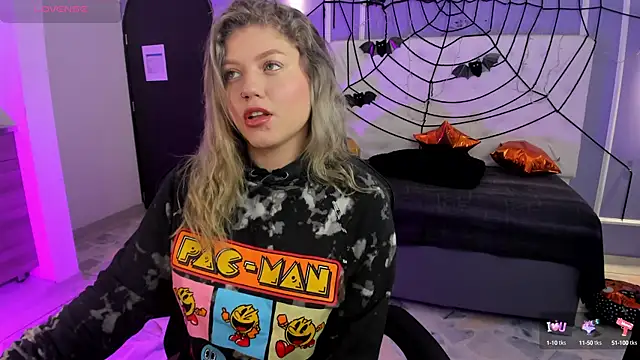 Snapshot of alaia_greyy chatting on October 17, 12:52 pm alaia greyy online show from October 17, 12:52 pm