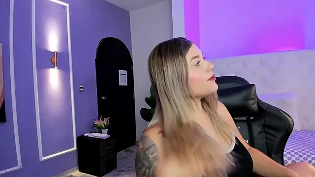 alaia greyy online show from December 3, 2:04 pm