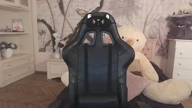 Snapshot of BritneyBarker chatting on March 2, 12:57 am BritneyBarker online show from March 2, 12:57 am