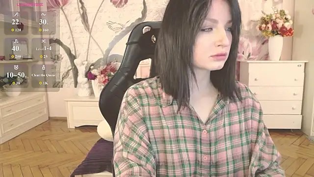 Snapshot of BritneyBarker chatting on March 13, 4:08 am BritneyBarker online show from March 13, 4:08 am