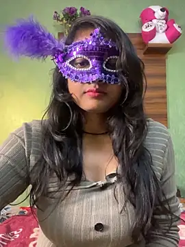 Richa Madness online show from February 10, 9:15 pm