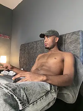 Snapshot of Fer_montanna chatting on February 23, 9:56 pm Fer montanna online show from February 23, 9:56 pm