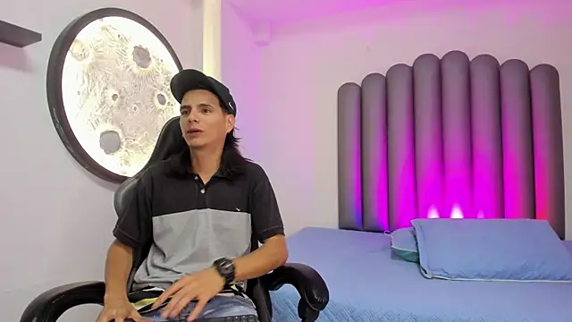 Martshall09 online show from November 8, 8:07 pm