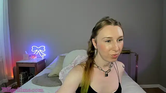 StarDuvall online show from March 25, 8:37 pm