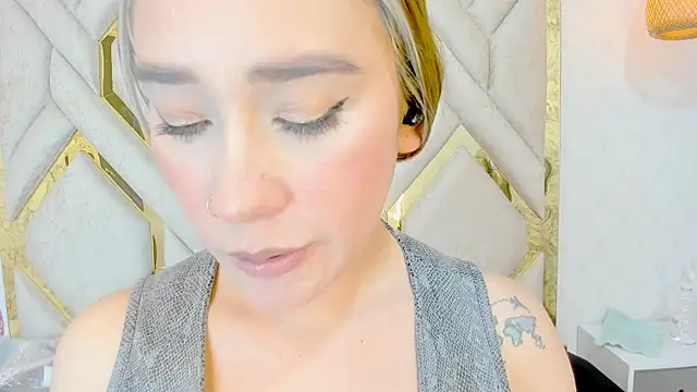 Lannajansen online show from February 8, 4:57 pm