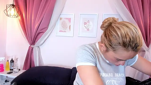 Lannajansen online show from May 13, 1:41 pm