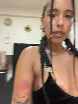 Akemirosse online show from June 28, 9:10 pm
