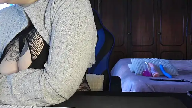 bunnyfox420 online show from December 3, 2:04 pm