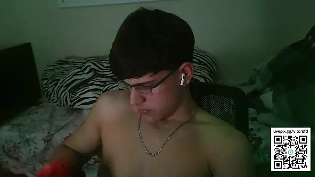 Snapshot of vitorsafado19 chatting on October 4, 6:11 am vitorsafado19 online show from October 4, 6:11 am