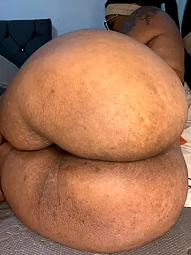 Snapshot of Charlotte_bronxxx chatting on December 3, 10:52 pm Charlotte bronxxx online show from December 3, 10:52 pm