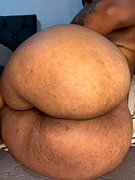 Snapshot of Charlotte_bronxxx chatting on December 5, 10:57 am Charlotte bronxxx online show from December 5, 10:57 am