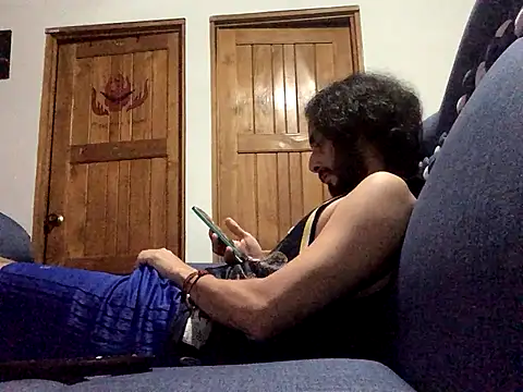 Nooneisthis online show from October 5, 2:10 am