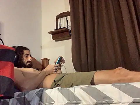 Nooneisthis online show from January 13, 7:35 am