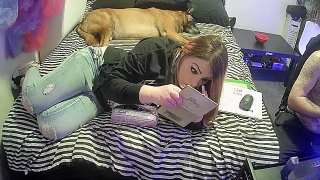 Snapshot of barbieinbondage7 chatting on March 6, 11:47 am barbieinbondage7 online show from March 6, 11:47 am