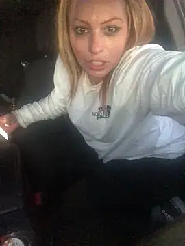 Snapshot of barbieinbondage7 chatting on February 2, 1:37 am barbieinbondage7 online show from February 2, 1:37 am