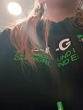 barbieinbondage7 online show from May 22, 3:46 am