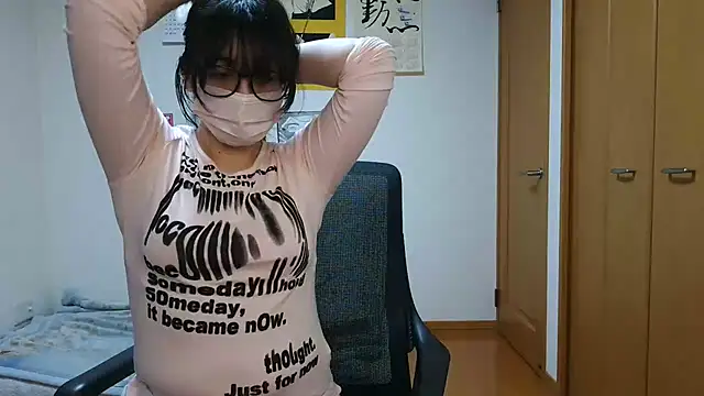 Snapshot of Sisi_cute chatting on March 12, 10:43 am Sisi cute online show from March 12, 10:43 am