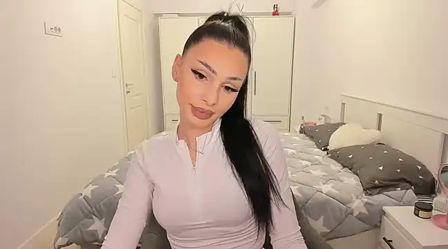 HelenShawn online show from March 13, 8:43 pm