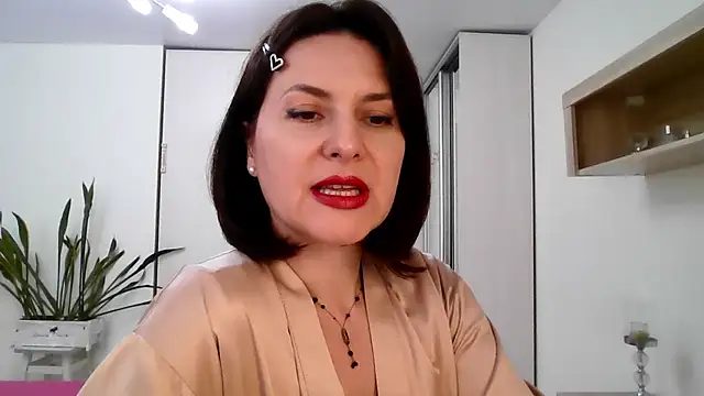 Snapshot of Victoria_Glam chatting on April 6, 2:51 pm Victoria Glam online show from April 6, 2:51 pm
