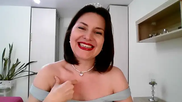 Snapshot of Victoria_Glam chatting on April 14, 2:01 pm Victoria Glam online show from April 14, 2:01 pm