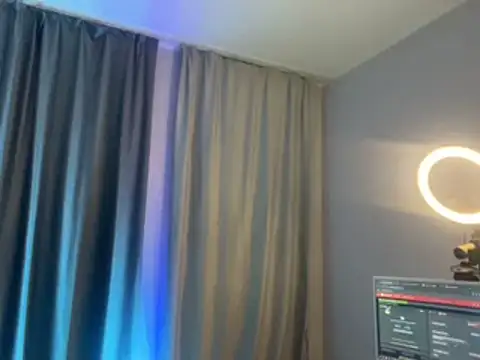 Snapshot of Molli_Luv chatting on February 13, 6:16 pm Molli Luv online show from February 13, 6:16 pm