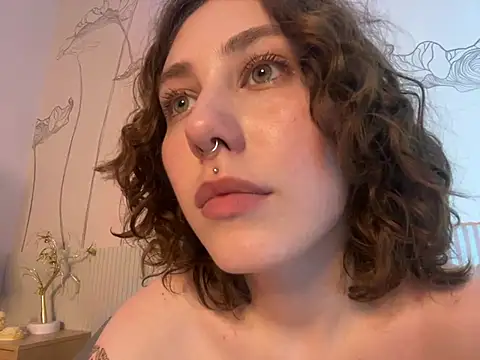 Snapshot of Molli_Luv chatting on February 27, 5:47 pm Molli Luv online show from February 27, 5:47 pm