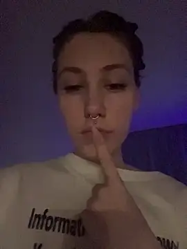 Molli Luv online show from November 19, 1:05 am