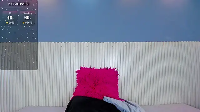 Snapshot of Madeline_Cooper08 chatting on January 26, 12:37 am Madeline Cooper08 online show from January 26, 12:37 am