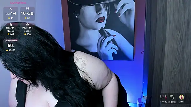 QueenOfHaze online show from February 2, 7:18 am