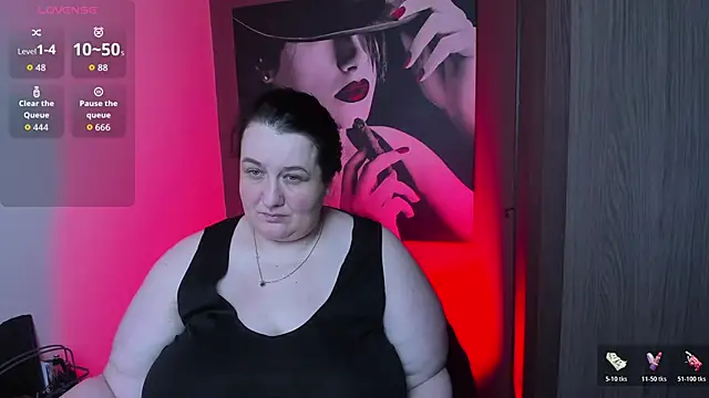 QueenOfHaze online show from May 6, 7:08 pm
