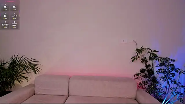 Snapshot of Hannah_Jonhson chatting on October 6, 6:33 am Hannah Jonhson online show from October 6, 6:33 am