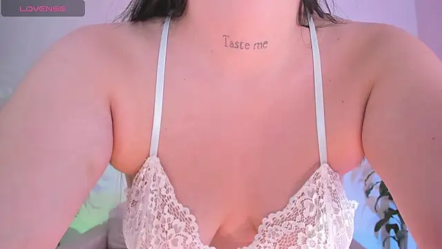 Hannah Jonhson online show from November 29, 4:26 am