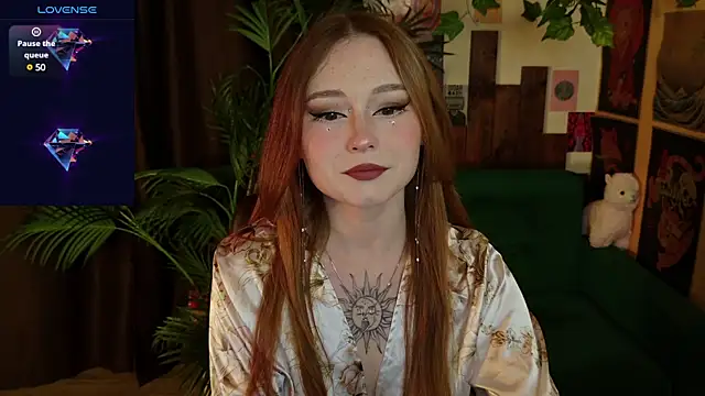 Yo Pixxie online show from February 1, 7:05 am