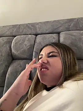 Snapshot of MeganCrow chatting on February 20, 11:05 pm MeganCrow online show from February 20, 11:05 pm