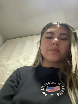 Snapshot of MeganCrow chatting on February 22, 3:18 am MeganCrow online show from February 22, 3:18 am