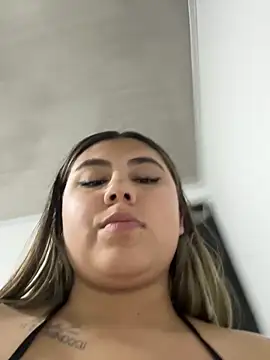 Snapshot of MeganCrow chatting on March 13, 11:22 pm MeganCrow online show from March 13, 11:22 pm