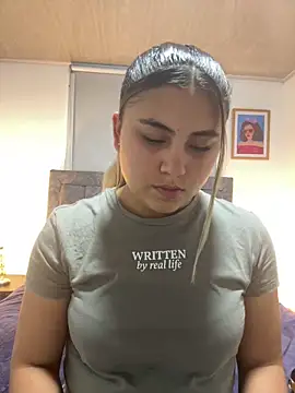 Snapshot of MeganCrow chatting on March 19, 11:09 pm MeganCrow online show from March 19, 11:09 pm